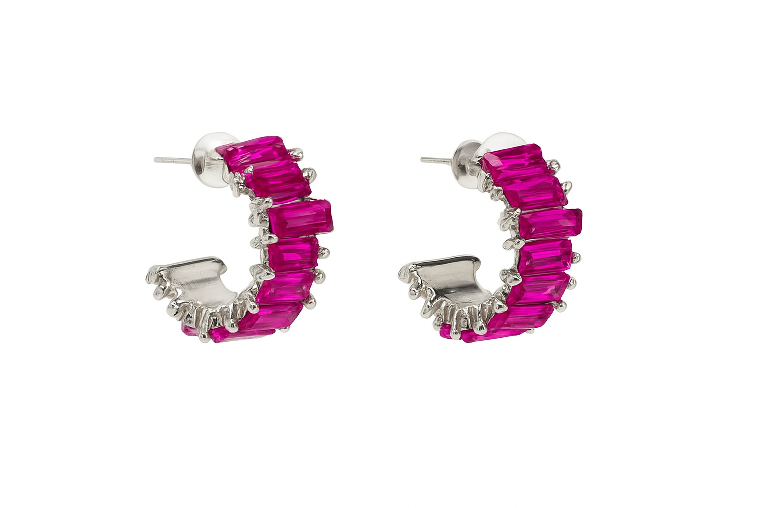 Brinco Elegance com cravejado em Pedra de Zircônia